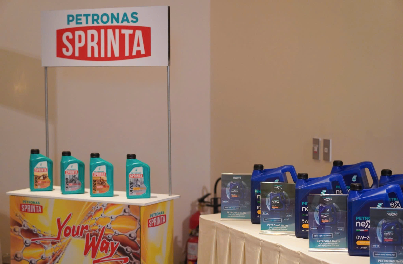 Công[-]ty[-]TNHH[-]Dầu[-]nhớt[-]Singwing[-]và[-]Petronas[-]Lubricants[-]International[-]ký[-]kết[-]hợp[-]tác[-]chiến[-]lược[-]